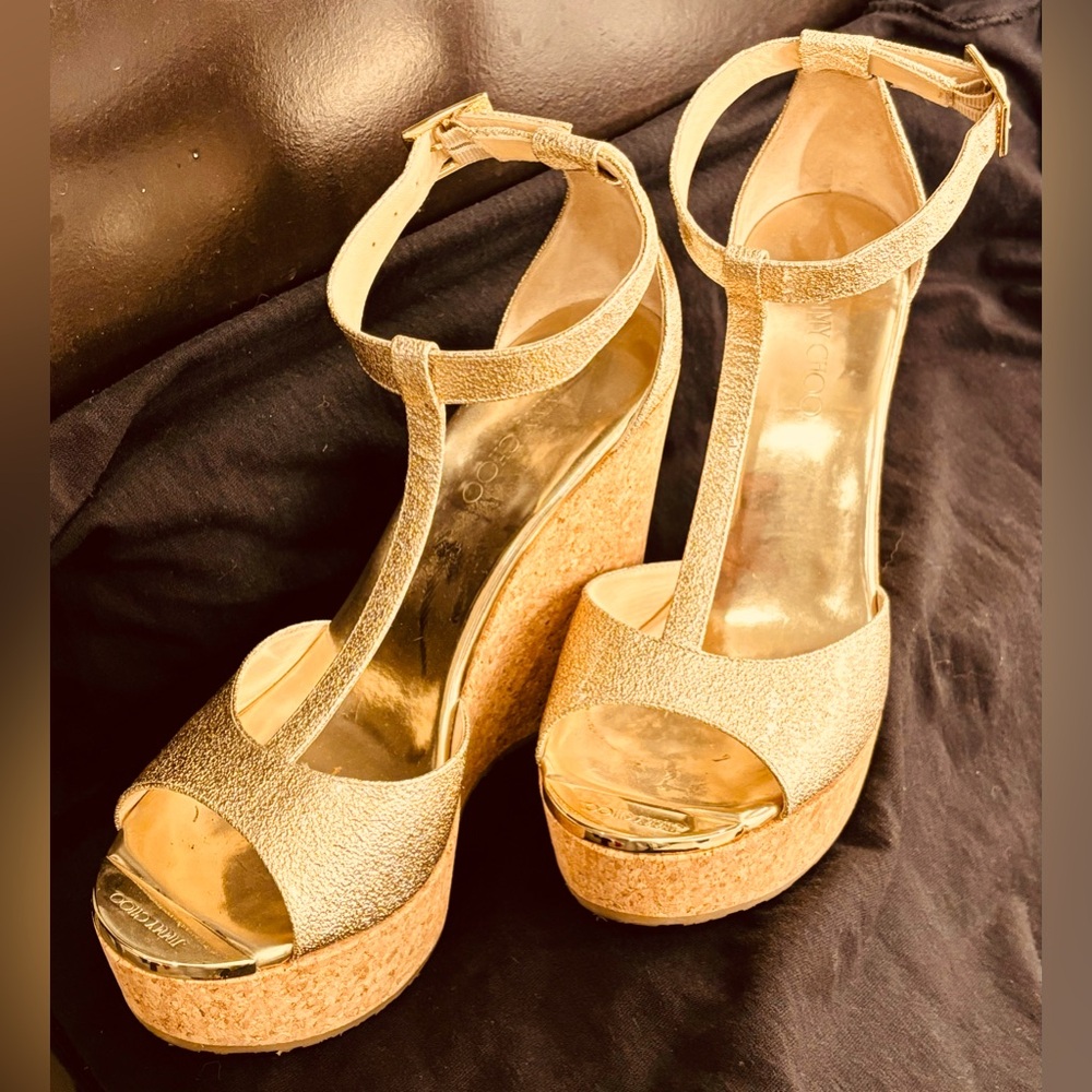 Jimmy Choo sz 38 pela gold patent leather